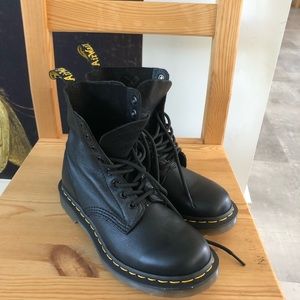 Doc Martens 1460 Pascal Leather Boots